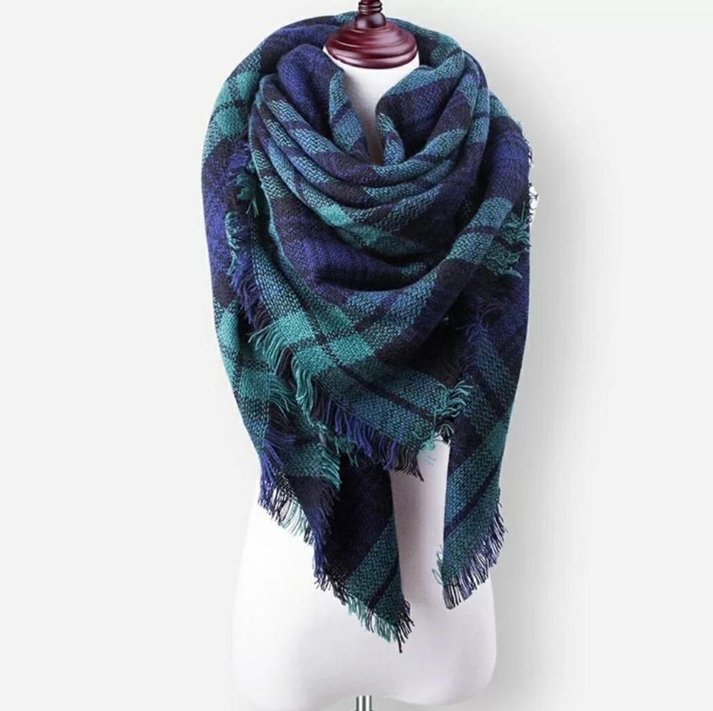 Triangle Tartan Blanket Scarf - Picture 2 of 3